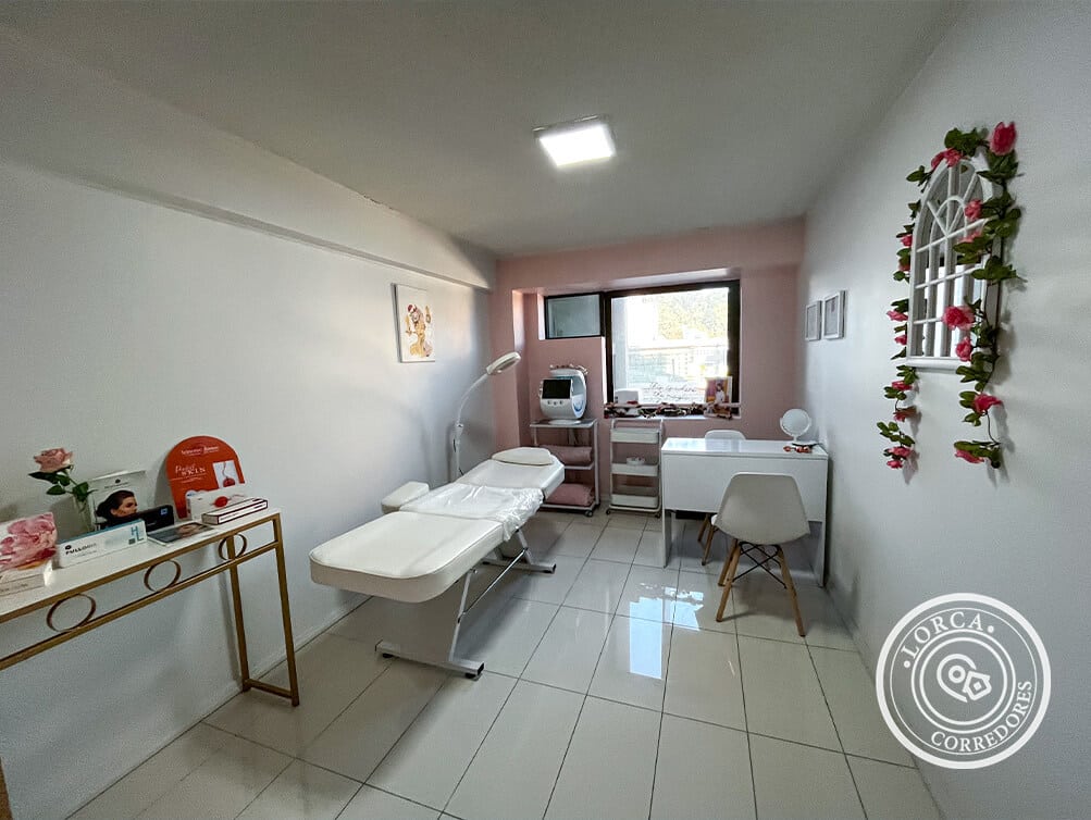 Arriendo Box Estético en Centro de Concepción, Edificio Milenium — Box 402 Piso 4°, Completamente Equipado y Amoblado