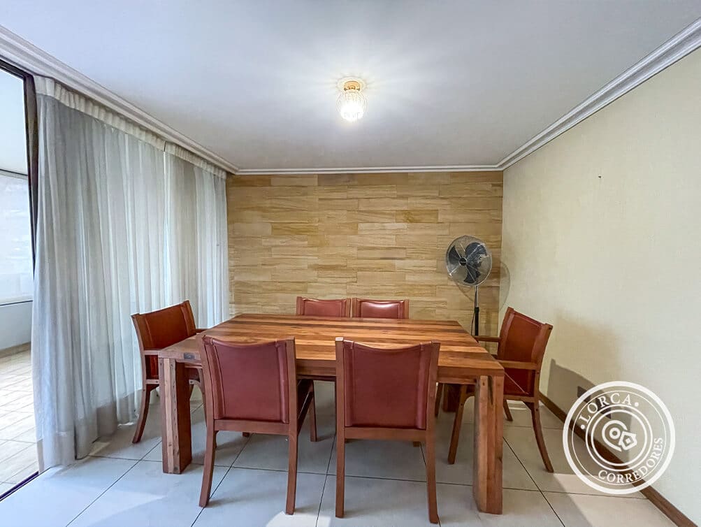 Departamento Amoblado en Arriendo Las Condes, Sector El Bosque Norte, Santiago — 3 Dormitorios, 4 Baños, Vista Oriente