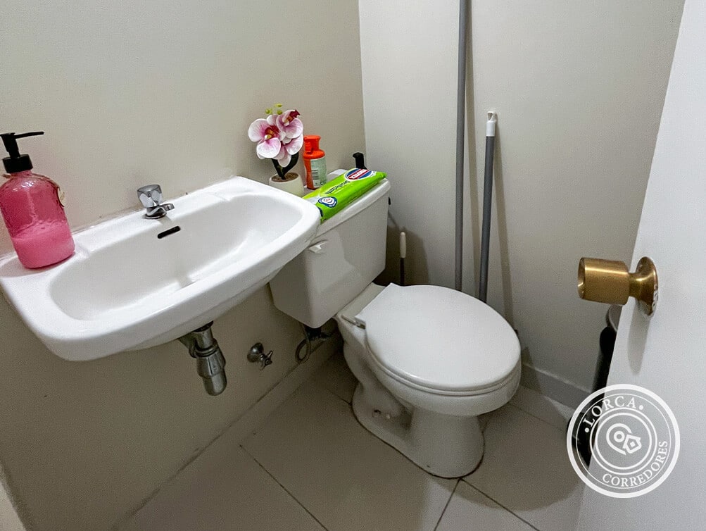 Arriendo Box Estético en Centro de Concepción, Edificio Milenium — Box 402 Piso 4°, Completamente Equipado y Amoblado