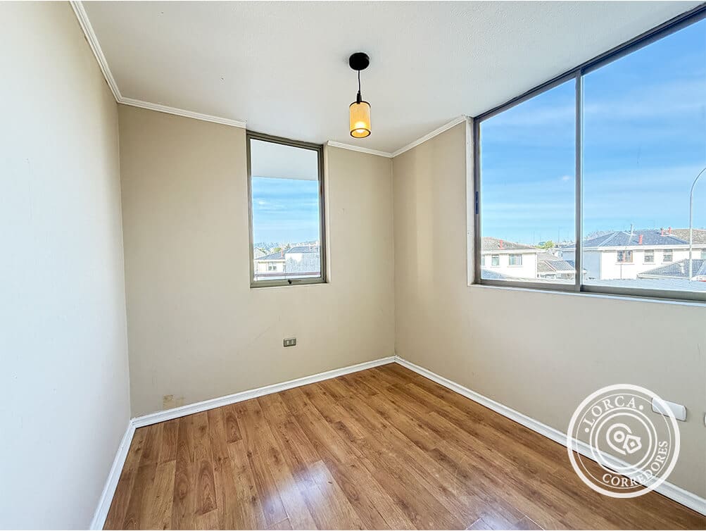 Departamento en Arriendo Condominio Sebastián de Los Reyes, Huertos Familiares, San Pedro de la Paz. 2 Dormitorios, Balcón Vista Oriente, Estacionamiento y Bodega, $450.000