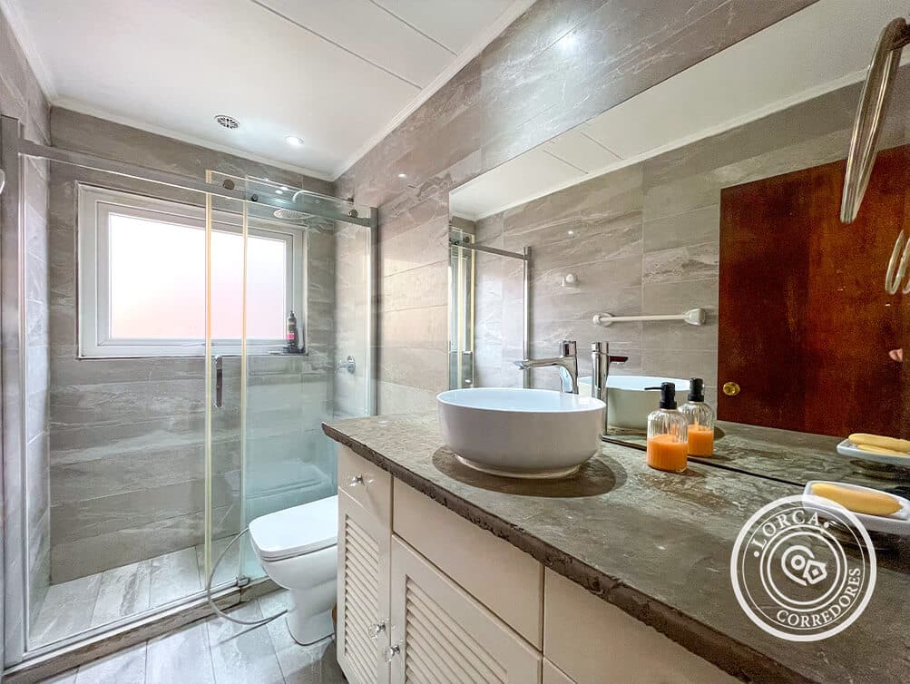 Casa en Venta Barrio Recreo, Viña del Mar. 3 Dormitorios + 2 Departamentos Independientes, Vista al Mar, UF 8.300