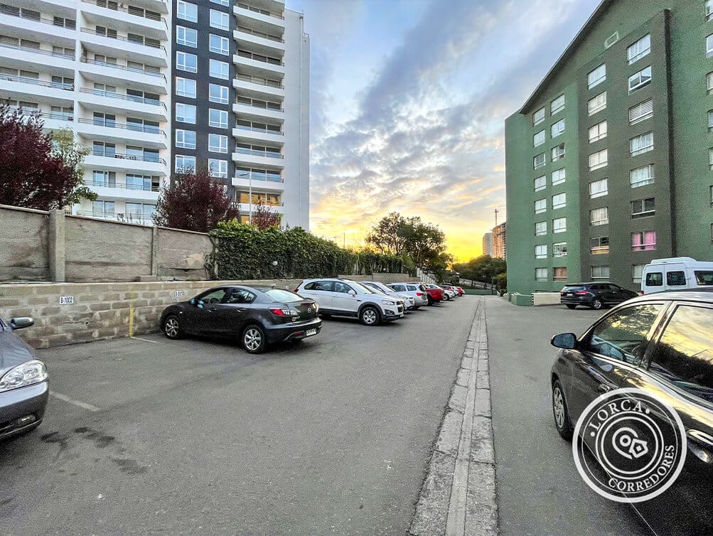 Departamento en Venta Condominio Mesa de Aragón, Sector Gómez Carreño, Viña del Mar. 4 Dormitorios, Piso 10, Balcón Vista Poniente, Estacionamiento y Bodega, UF 4.387