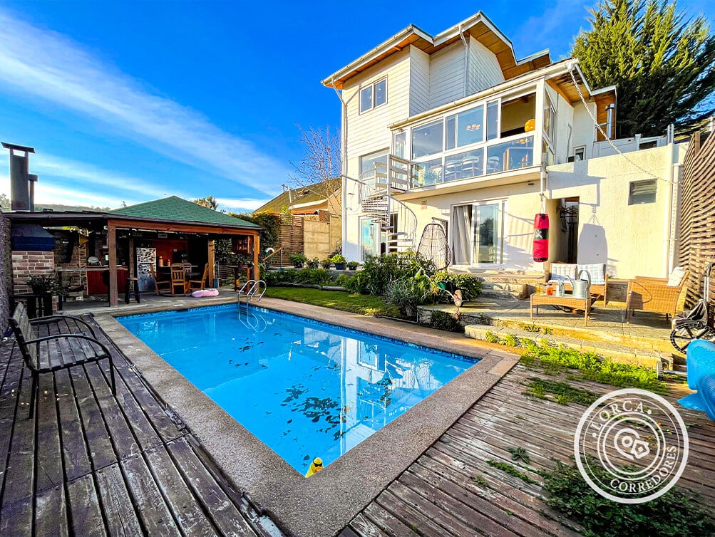 casa con piscina en villa alemana