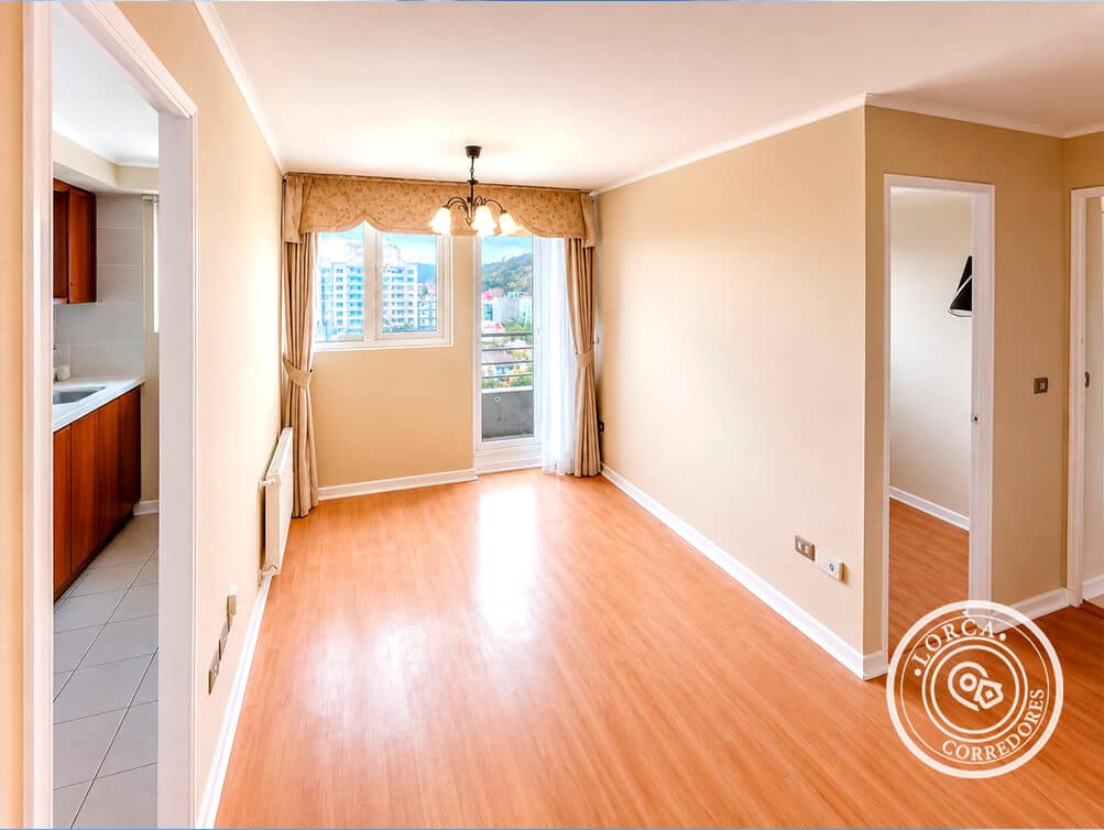Departamento en Arriendo Edificio City 2, Centro de Concepción — 2 Dormitorios (Principal en Suite con Walking Closet), 2 Baños, Balcón Vista Víctor Lamas, $550.000