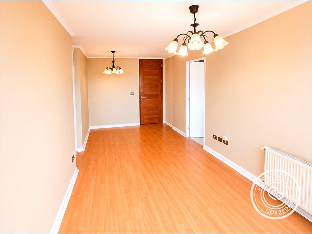 Departamento en Arriendo Edificio City 2, Centro de Concepción — 2 Dormitorios (Principal en Suite con Walking Closet), 2 Baños, Balcón Vista Víctor Lamas, $550.000