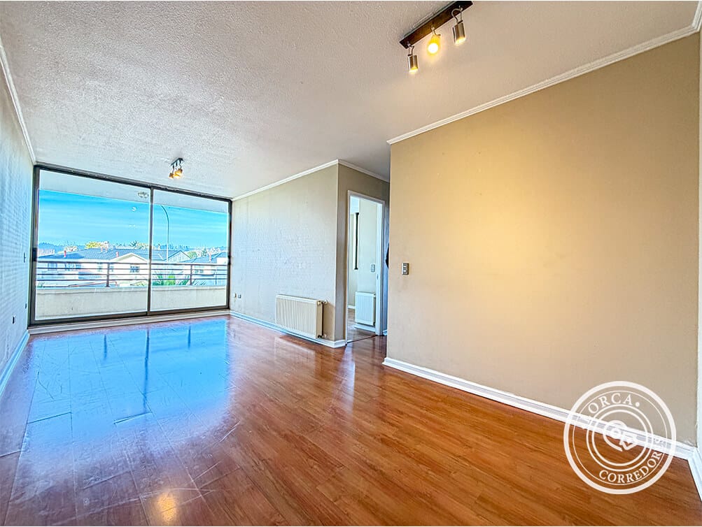 Departamento en Arriendo Condominio Sebastián de Los Reyes, Huertos Familiares, San Pedro de la Paz. 2 Dormitorios, Balcón Vista Oriente, Estacionamiento y Bodega, $450.000