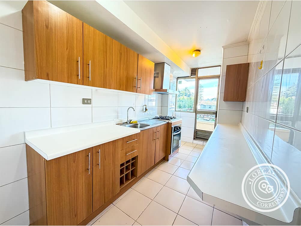Departamento en Arriendo Condominio Sebastián de Los Reyes, Huertos Familiares, San Pedro de la Paz. 2 Dormitorios, Balcón Vista Oriente, Estacionamiento y Bodega, $450.000