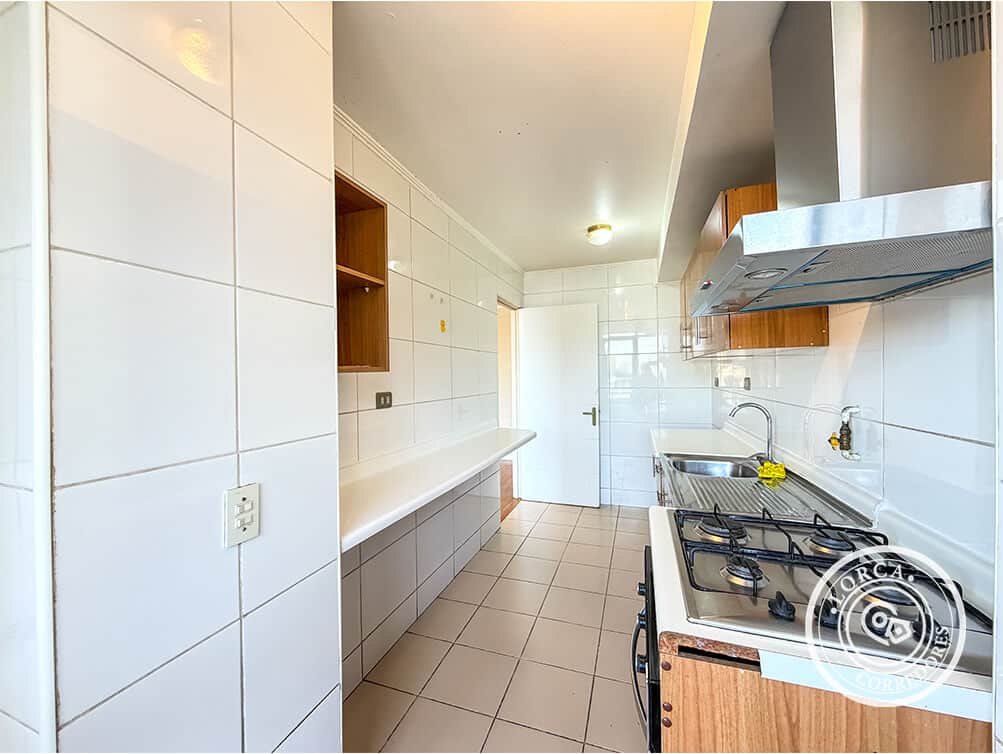 Departamento en Arriendo Condominio Sebastián de Los Reyes, Huertos Familiares, San Pedro de la Paz. 2 Dormitorios, Balcón Vista Oriente, Estacionamiento y Bodega, $450.000
