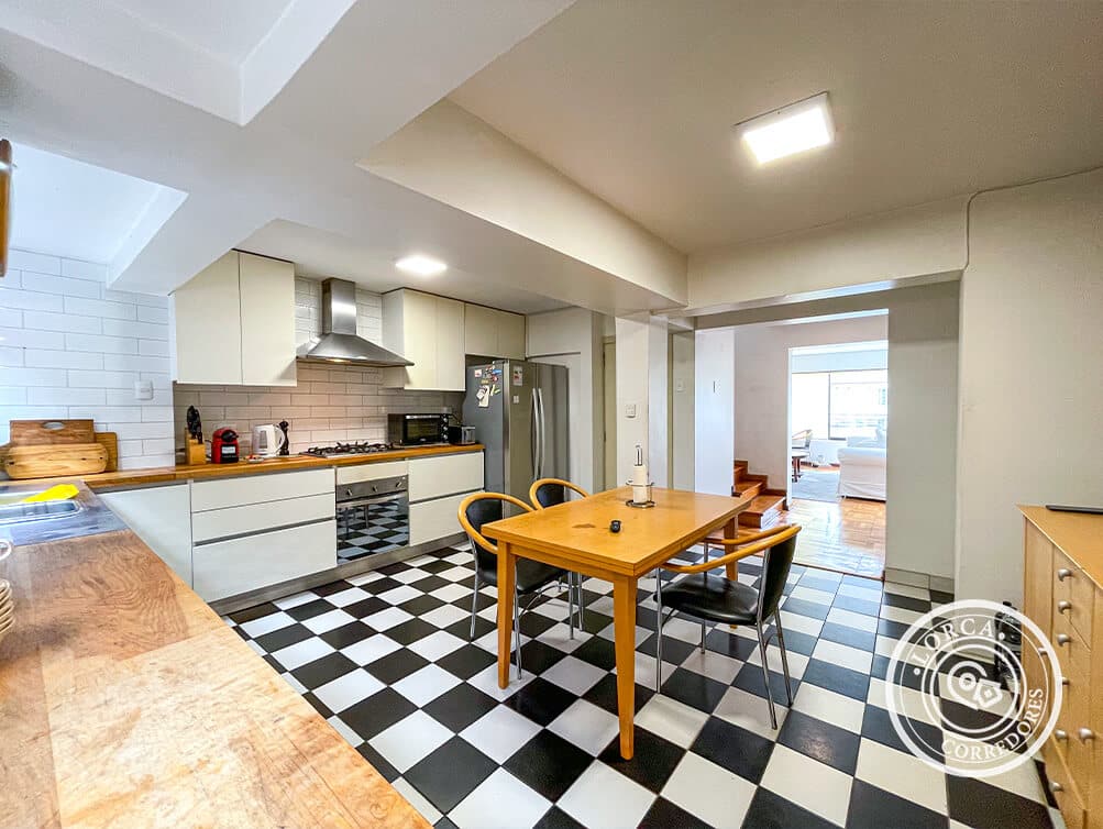 Casa en Venta Barrio Recreo, Viña del Mar. 3 Dormitorios + 2 Departamentos Independientes, Vista al Mar, UF 8.300