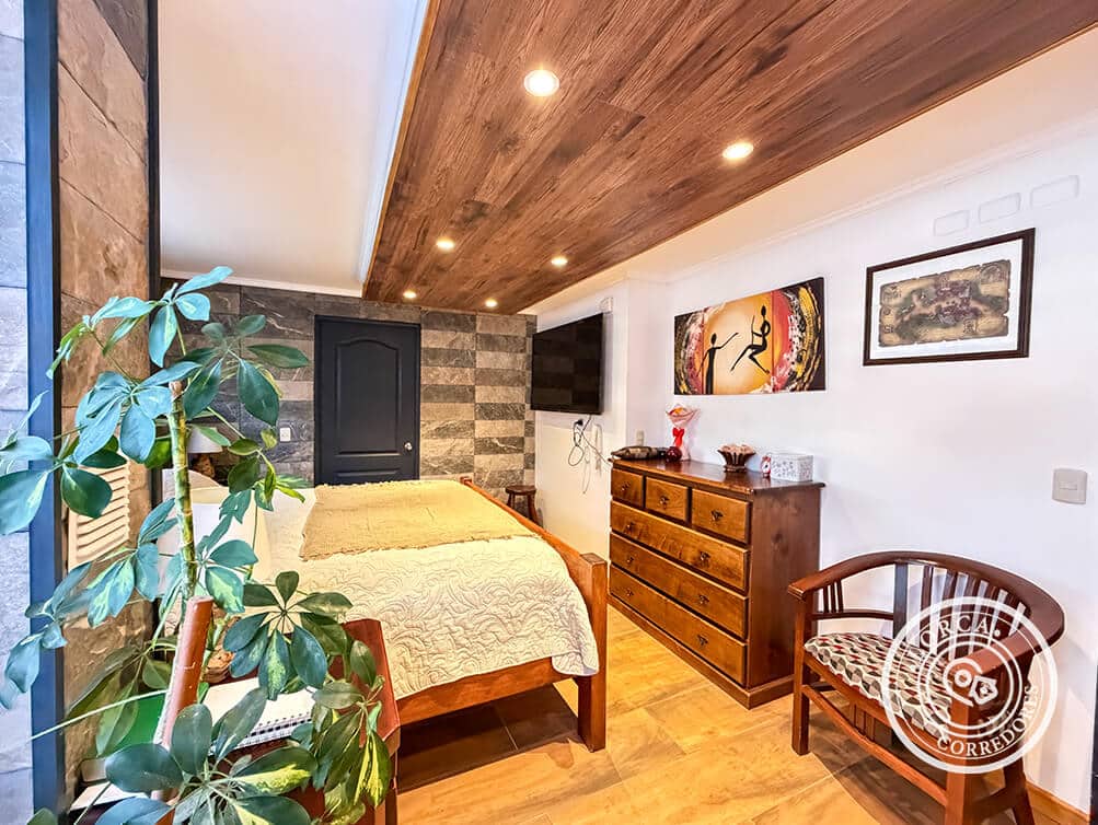 Casa en Venta Condominio Alcalá, Lomas San Sebastián, Concepción. 4 Dormitorios (1 en Suite), 4 Baños, Quincho, Terraza Ampliada, 2 Estacionamientos, UF 6.900