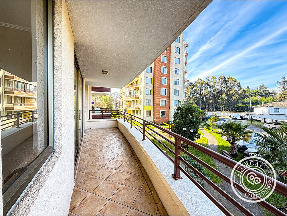 Departamento en Arriendo Condominio Sebastián de Los Reyes, Huertos Familiares, San Pedro de la Paz. 2 Dormitorios, Balcón Vista Oriente, Estacionamiento y Bodega, $450.000