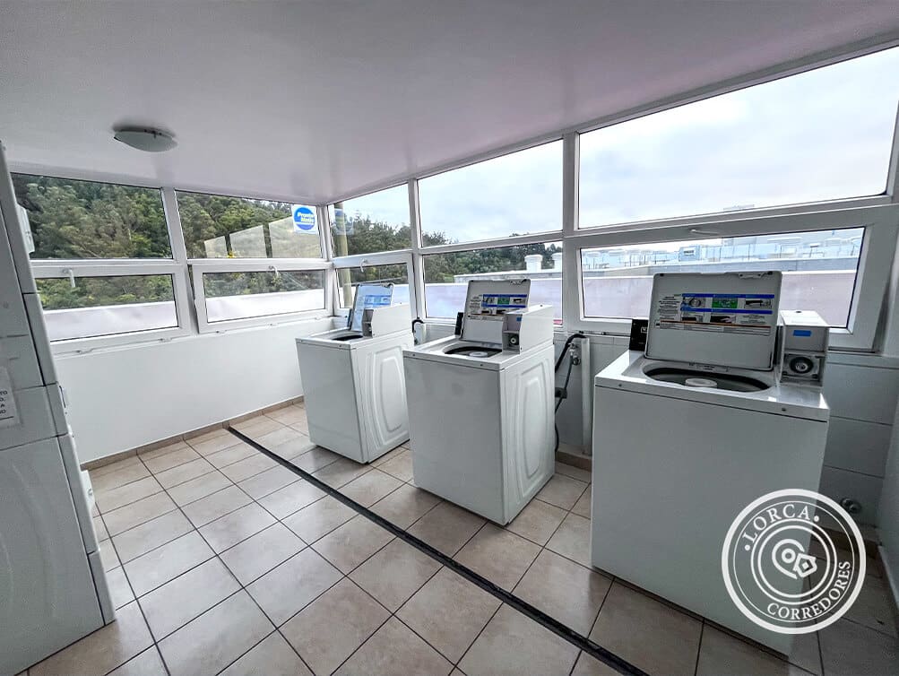 Departamento en Arriendo Edificio City 2, Centro de Concepción — 2 Dormitorios (Principal en Suite con Walking Closet), 2 Baños, Balcón Vista Víctor Lamas, $550.000
