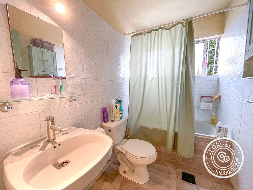 Casa en Arriendo Sector El Carmen, Peñablanca, Villa Alemana. Terreno 566 m² con Piscina, Pérgola y Frutales, 4 Dormitorios, 2 Baños, 2 Estacionamientos, $1.000.000