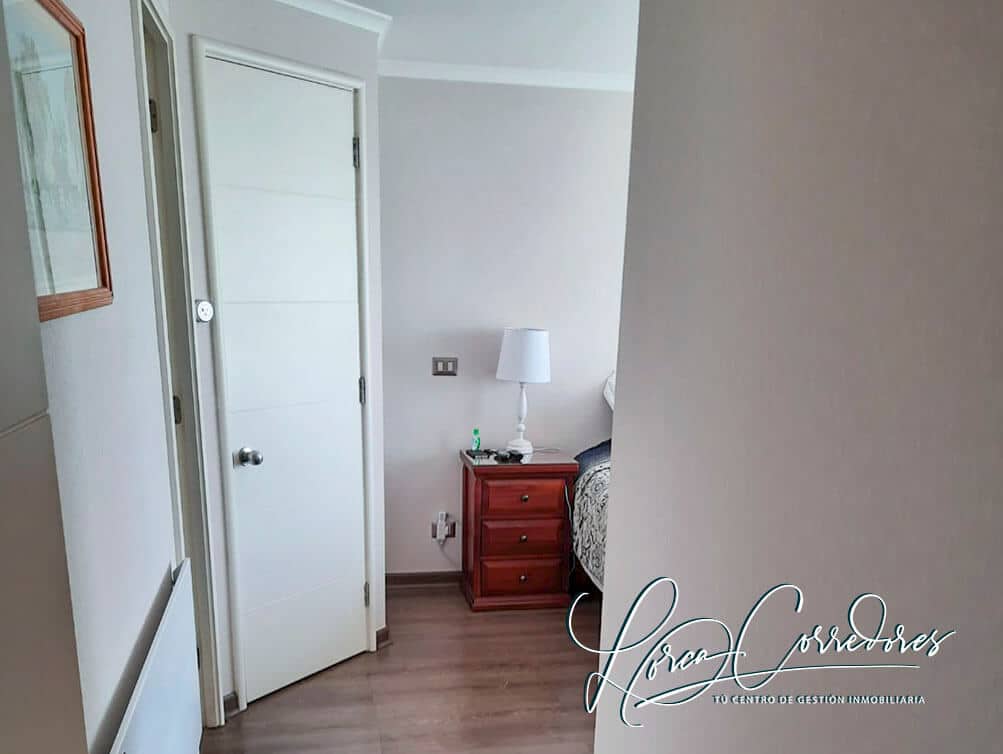Departamento en Venta Edificio Parque Las Palmas, Centro de Quilpué | 3 Dormitorios (Uno en Suite con Walking Closet), 2 Baños, 95 m², Piso 8, Balcón Vista Panorámica, con Estacionamiento Techado y Bodega, Piscina y Quincho, UF 4.772