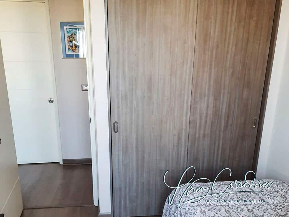 Departamento en Venta Edificio Parque Las Palmas, Centro de Quilpué | 3 Dormitorios (Uno en Suite con Walking Closet), 2 Baños, 95 m², Piso 8, Balcón Vista Panorámica, con Estacionamiento Techado y Bodega, Piscina y Quincho, UF 4.772