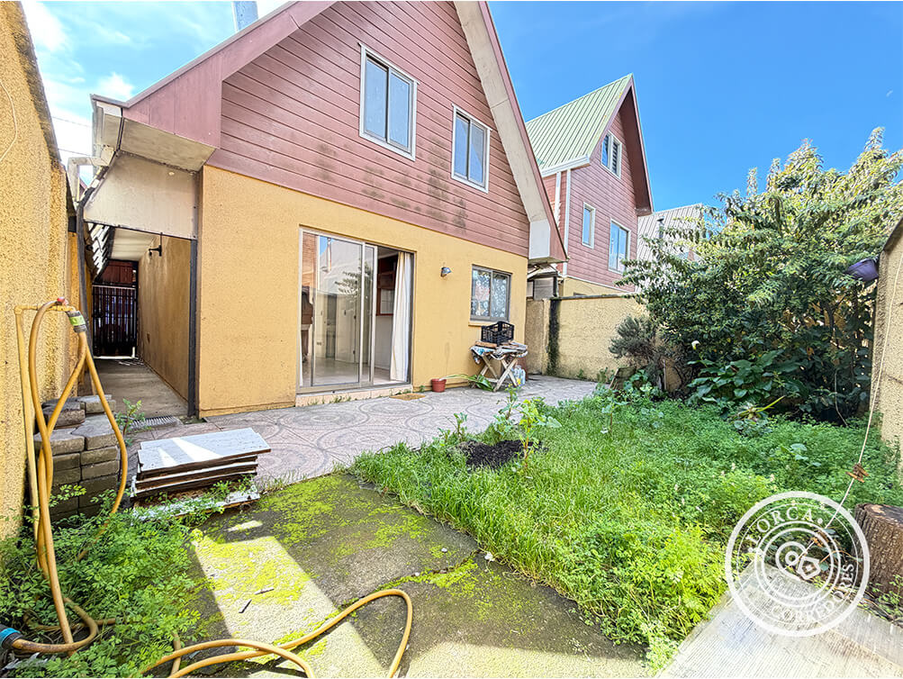 Casa en Arriendo Condominio Jardines de San Pedro, San Pedro de La Paz — 3 Dormitorios, 2 Baños, 82 m² Útiles, 120 m² Terreno, Estacionamiento, Sector Estación Costa Mar, $600.000