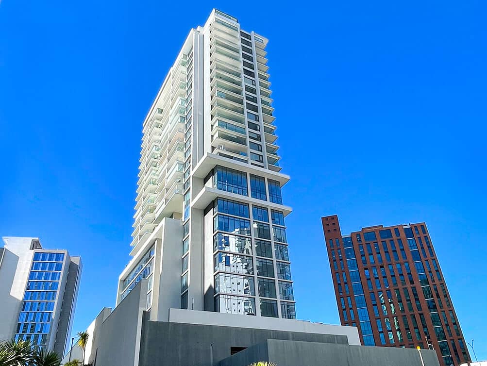 Departamento en Venta Reñaca Norte, Viña del Mar — Edificio Nuevo 2022, 2 Dormitorios, 2 Baños, 63 m², Piso Alto, Balcón Panorámico Vista al Mar, con Estacionamiento y Bodega, Piscina, Gimnasio y Terraza Gourmet, UF 5.527