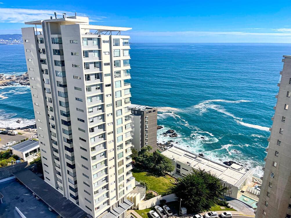 Departamento en Venta Reñaca Norte, Viña del Mar — Edificio Nuevo 2022, 2 Dormitorios, 2 Baños, 63 m², Piso Alto, Balcón Panorámico Vista al Mar, con Estacionamiento y Bodega, Piscina, Gimnasio y Terraza Gourmet, UF 5.527