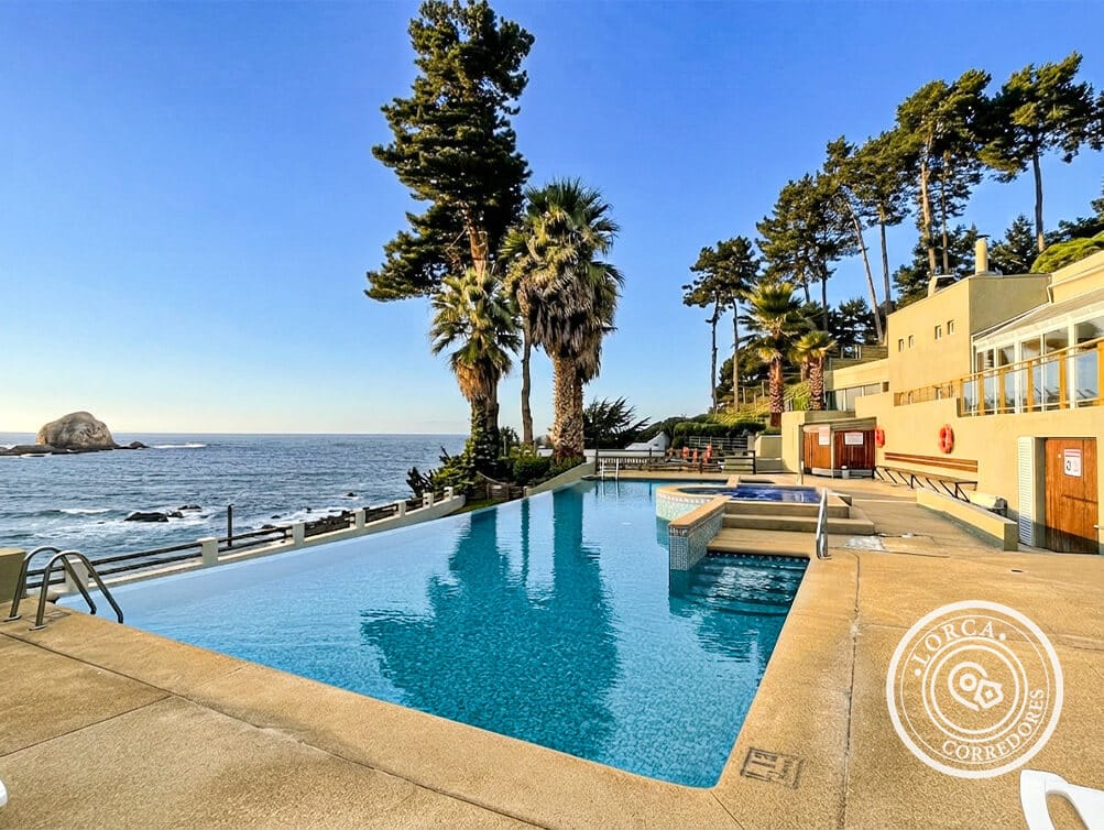 Departamento en Venta Condominio Canelillo, Algarrobo — 2 Dormitorios, 2 Baños (Uno en Suite), 60 m², Piso 7, Vista al Mar, Acceso Directo a Playa Canelillo y El Canelo, Funicular Privado, con Estacionamiento y Bodega, UF 4.771