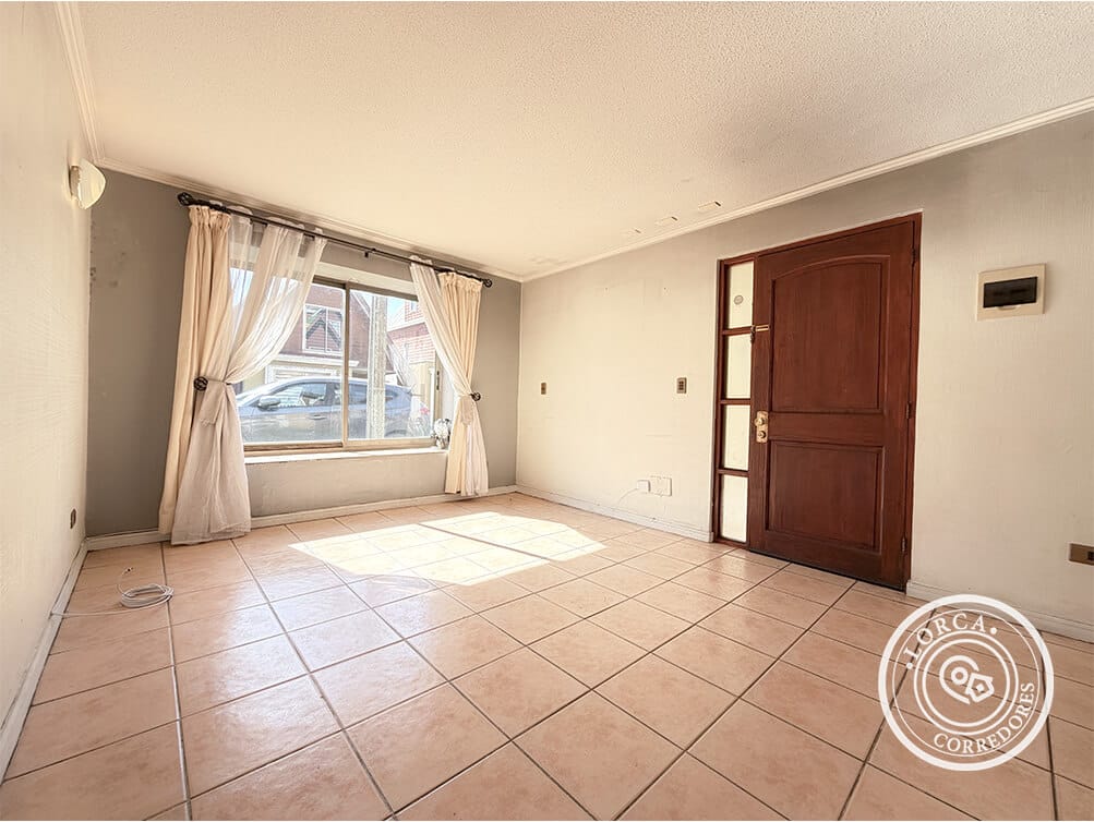 Casa en Arriendo Condominio Jardines de San Pedro, San Pedro de La Paz — 3 Dormitorios, 2 Baños, 82 m² Útiles, 120 m² Terreno, Estacionamiento, Sector Estación Costa Mar, $600.000
