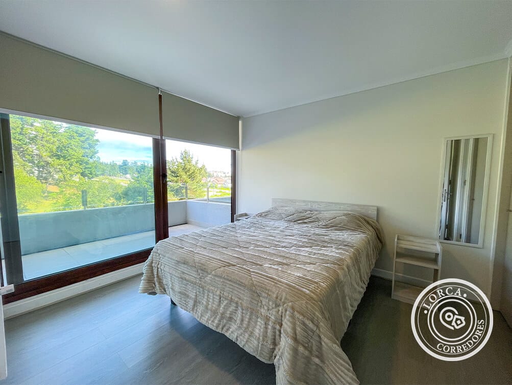Departamento Amoblado en Arriendo Edificio Bosquemar, Lomas de Montemar, Concón — 2 Dormitorios Mariposa, 2 Baños en Suite, 68 m², Piso 11, Terraza Vista Oriente, con Estacionamiento, Piscina y Quincho, $650.000