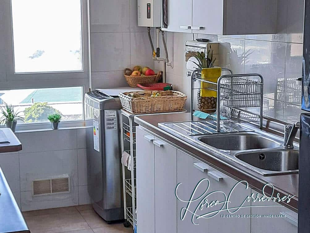 Departamento en Venta Edificio Parque Las Palmas, Centro de Quilpué | 3 Dormitorios (Uno en Suite con Walking Closet), 2 Baños, 95 m², Piso 8, Balcón Vista Panorámica, con Estacionamiento Techado y Bodega, Piscina y Quincho, UF 4.772