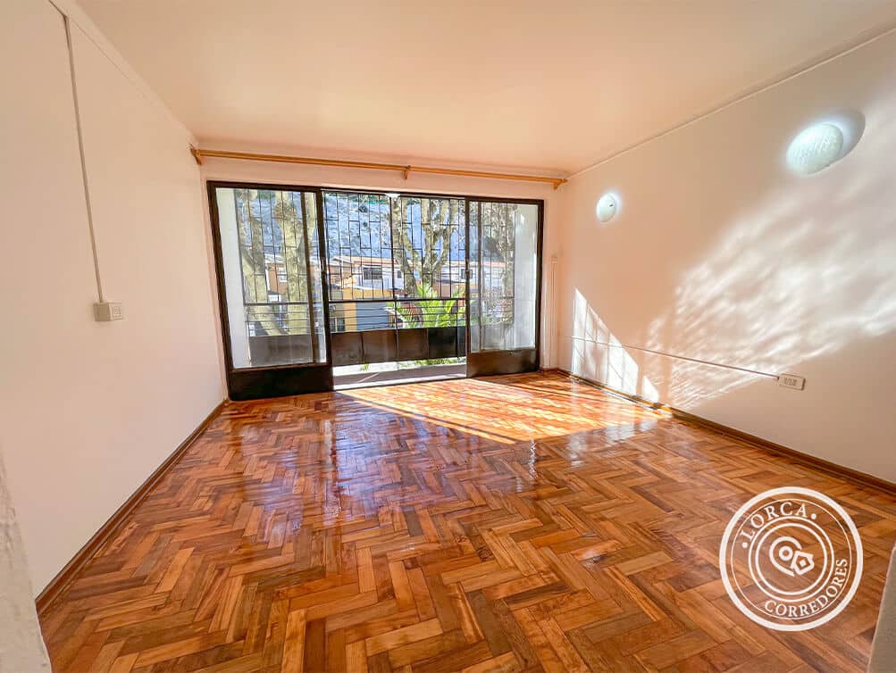 Departamento en Arriendo Sector Limonares, Viña del Mar – Completamente Remodelado, 3 Dormitorios, 1 Baño, 59 m², Piso 2, Piso Parqué, Vista Poniente, con Estacionamiento, $500.000