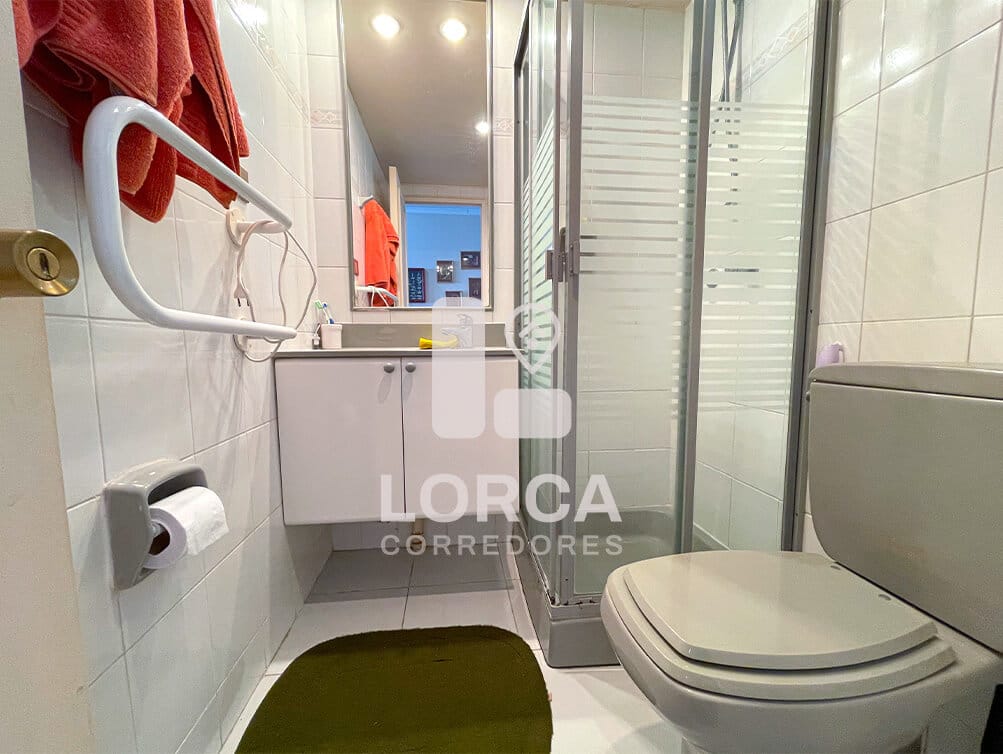 Departamento en Venta Primera Línea Mar, Sector Cochoa, Reñaca, Viña del Mar | 2 Dormitorios, 2 Baños, 77 m² Totales con Terraza de 61 m², Piso 8, Vista Directa al Mar, con Estacionamiento y Bodega, Edificio con 2 Piscinas, Gimnasio y Quincho, UF 7.290