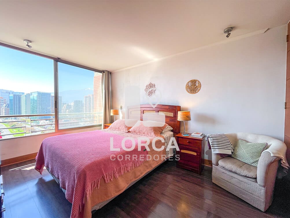 Departamento en Venta Edificio Icono, Sector Escuela Militar, Las Condes, Santiago | 2 Dormitorios, 2 Baños, 59 m², Piso 15, Vista Panorámica a la Cordillera, con Estacionamiento, Piscina, Quincho y Gimnasio, UF 6.500