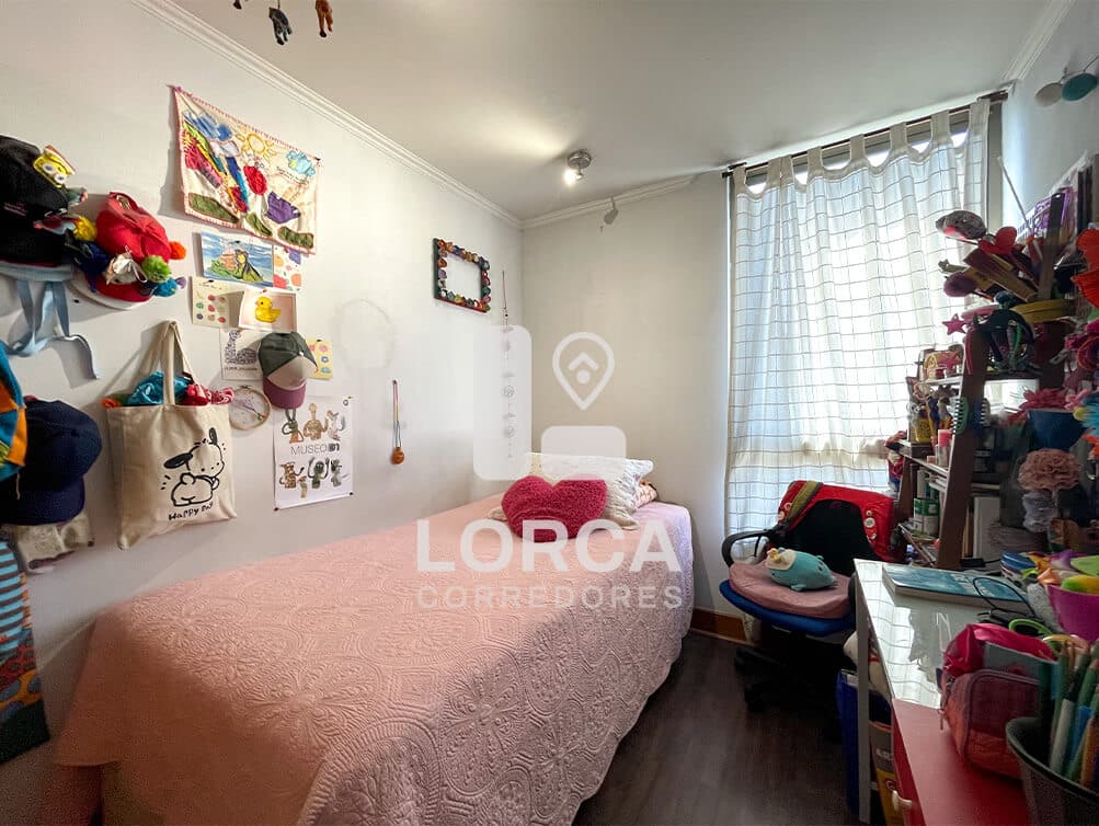Departamento en Venta Edificio Icono, Sector Escuela Militar, Las Condes, Santiago | 2 Dormitorios, 2 Baños, 59 m², Piso 15, Vista Panorámica a la Cordillera, con Estacionamiento, Piscina, Quincho y Gimnasio, UF 6.500