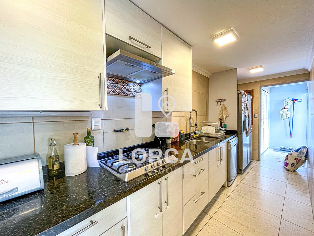 Casa en Venta Sector Villanelo Alto, Viña del Mar — Año 2023, 5 Dormitorios, 4 Baños, 221 m² Construidos sobre 279 m² de Terreno, 2 Niveles + Ampliación con Bar, Walking Closet, Piscina, Quincho y Terraza, 2 Estacionamientos, UF 9.000