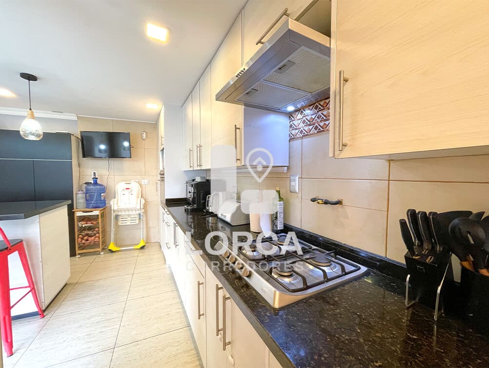 Casa en Venta Sector Villanelo Alto, Viña del Mar — Año 2023, 5 Dormitorios, 4 Baños, 221 m² Construidos sobre 279 m² de Terreno, 2 Niveles + Ampliación con Bar, Walking Closet, Piscina, Quincho y Terraza, 2 Estacionamientos, UF 9.000