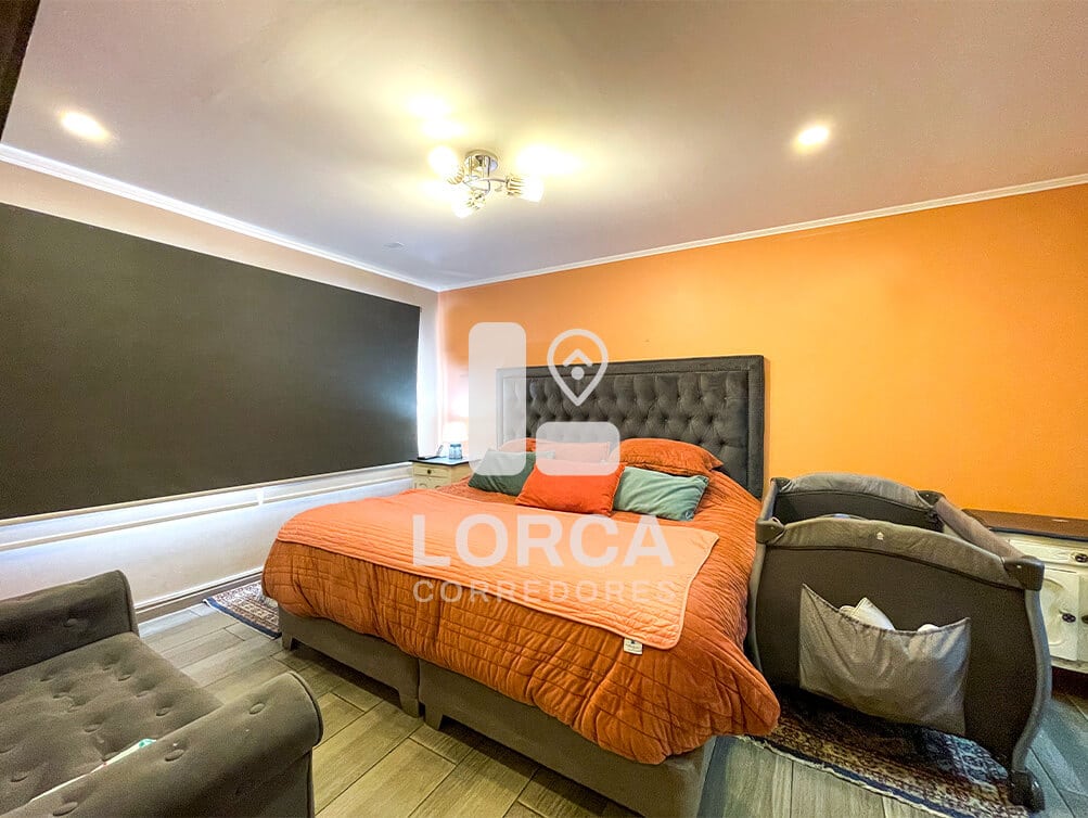 Casa en Venta Sector Villanelo Alto, Viña del Mar — Año 2023, 5 Dormitorios, 4 Baños, 221 m² Construidos sobre 279 m² de Terreno, 2 Niveles + Ampliación con Bar, Walking Closet, Piscina, Quincho y Terraza, 2 Estacionamientos, UF 9.000