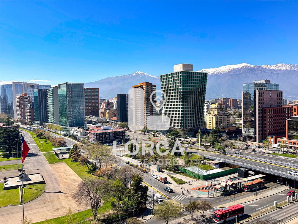 Departamento en Venta Edificio Icono, Sector Escuela Militar, Las Condes, Santiago | 2 Dormitorios, 2 Baños, 59 m², Piso 15, Vista Panorámica a la Cordillera, con Estacionamiento, Piscina, Quincho y Gimnasio, UF 6.500