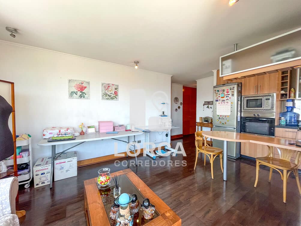 Departamento en Venta Edificio Icono, Sector Escuela Militar, Las Condes, Santiago | 2 Dormitorios, 2 Baños, 59 m², Piso 15, Vista Panorámica a la Cordillera, con Estacionamiento, Piscina, Quincho y Gimnasio, UF 6.500