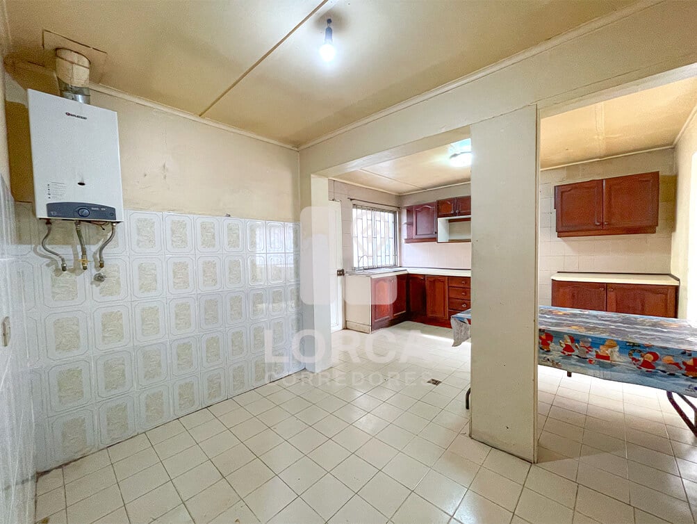 Casa en Venta Sector Pedro Montt, Quilpué | Oportunidad para Refaccionar, 3 Dormitorios, 3 Baños, 160 m² Construidos sobre 450 m² de Terreno, 3 Estacionamientos, Bodega, a 3 Cuadras de Avenida Los Carrera, UF 5.610