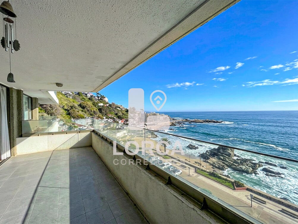 Departamento en Venta Primera Línea Mar, Sector Cochoa, Reñaca, Viña del Mar | 2 Dormitorios, 2 Baños, 77 m² Totales con Terraza de 61 m², Piso 8, Vista Directa al Mar, con Estacionamiento y Bodega, Edificio con 2 Piscinas, Gimnasio y Quincho, UF 7.290