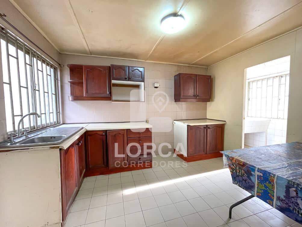 Casa en Venta Sector Pedro Montt, Quilpué | Oportunidad para Refaccionar, 3 Dormitorios, 3 Baños, 160 m² Construidos sobre 450 m² de Terreno, 3 Estacionamientos, Bodega, a 3 Cuadras de Avenida Los Carrera, UF 5.610