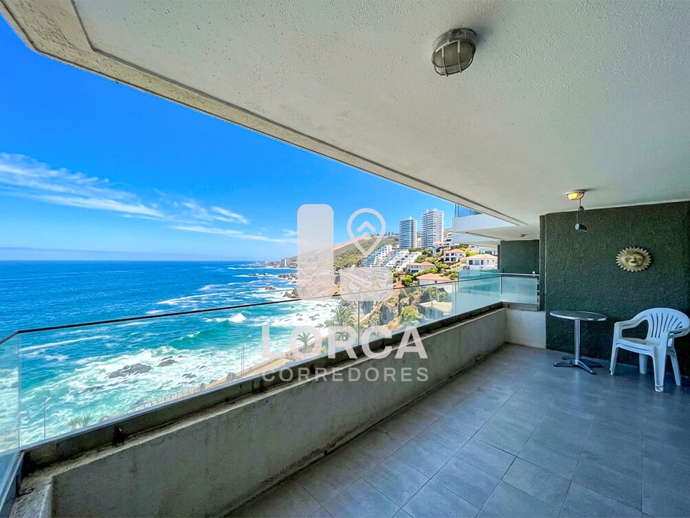 Departamento en Venta Primera Línea Mar, Sector Cochoa, Reñaca, Viña del Mar | 2 Dormitorios, 2 Baños, 77 m² Totales con Terraza de 61 m², Piso 8, Vista Directa al Mar, con Estacionamiento y Bodega, Edificio con 2 Piscinas, Gimnasio y Quincho, UF 7.290