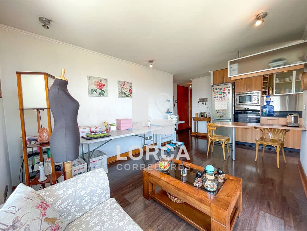 Departamento en Venta Edificio Icono, Sector Escuela Militar, Las Condes, Santiago | 2 Dormitorios, 2 Baños, 59 m², Piso 15, Vista Panorámica a la Cordillera, con Estacionamiento, Piscina, Quincho y Gimnasio, UF 6.500