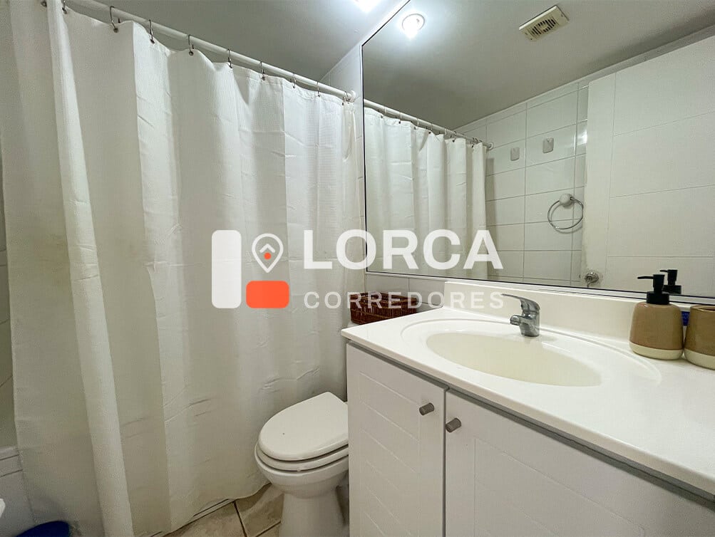 Departamento en Venta Sector Las Perlas, Reñaca, Viña del Mar | 2 Dormitorios, 1 Baño, 70 m² Totales con Terraza de 6 m², Piso 5, Vista al Mar hacia Cochoa, con Estacionamiento, Edificio con Piscina Temperada, Gimnasio y Quincho, UF 3.500