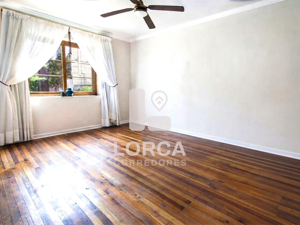 Casona Estilo Francés en Venta Barrio Italia, Providencia, Santiago — Ex Hotel Boutique, 5 Dormitorios en Suite + 7 Baños, 2 Pisos y Subterráneo, Cava de Vino, Jardín con Parrón, Normativa 4 Pisos, UF 16.500