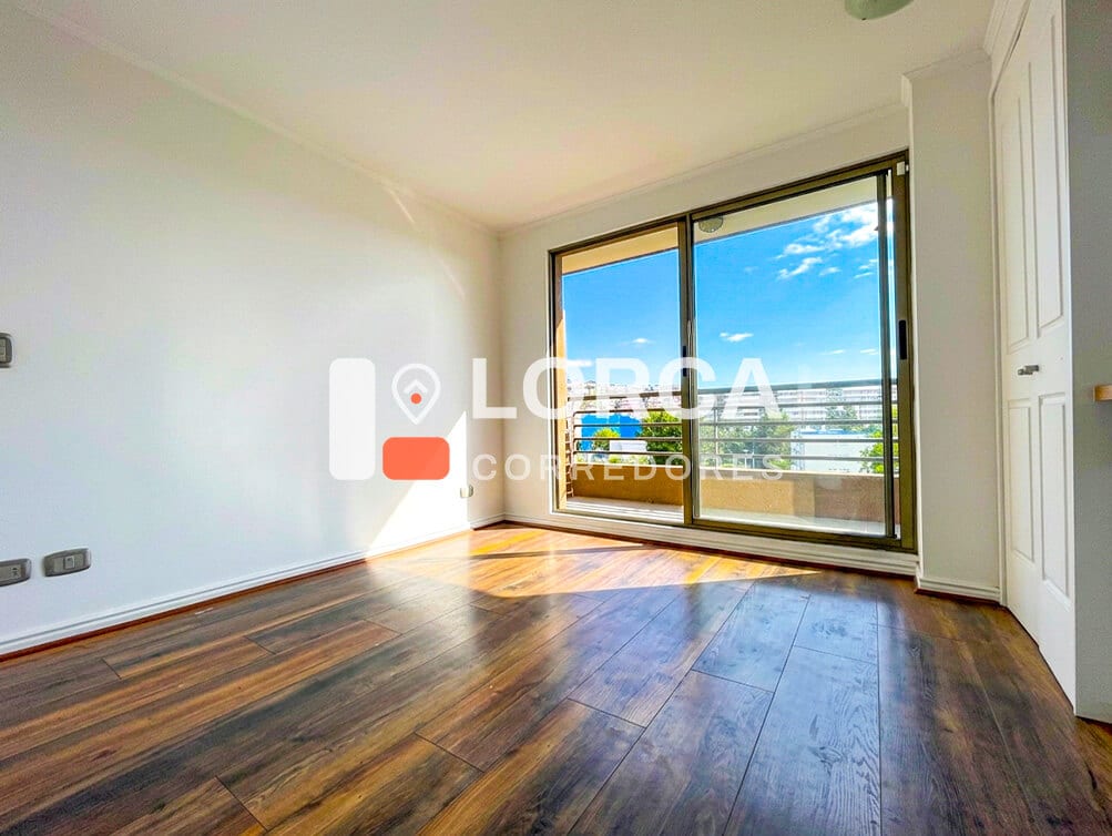 Departamento en Venta Edificio Plaza Recreo, Sector Recreo, Viña del Mar | 3 Dormitorios, 2 Baños, 82 m² Totales con Terraza de 8 m², Piso 5, con Estacionamiento y Bodega, Edificio con Gimnasio y Quincho, UF 4.200
