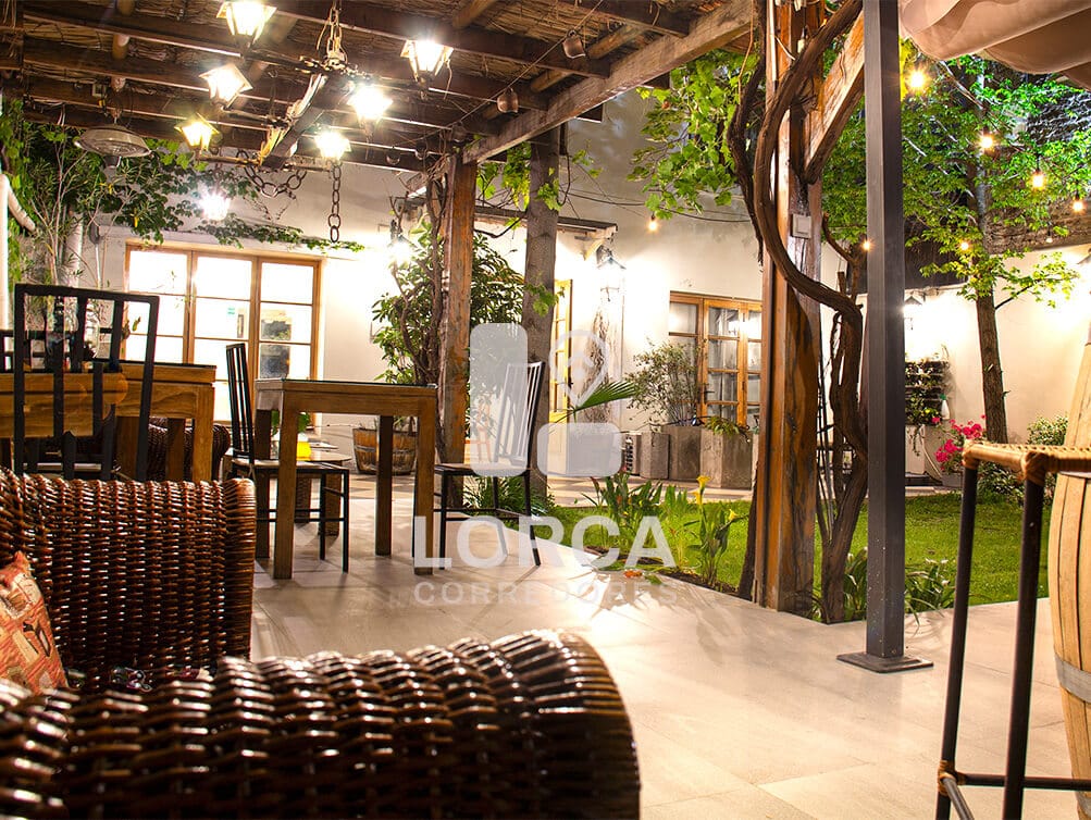 Casona Estilo Francés en Venta Barrio Italia, Providencia, Santiago — Ex Hotel Boutique, 5 Dormitorios en Suite + 7 Baños, 2 Pisos y Subterráneo, Cava de Vino, Jardín con Parrón, Normativa 4 Pisos, UF 16.500