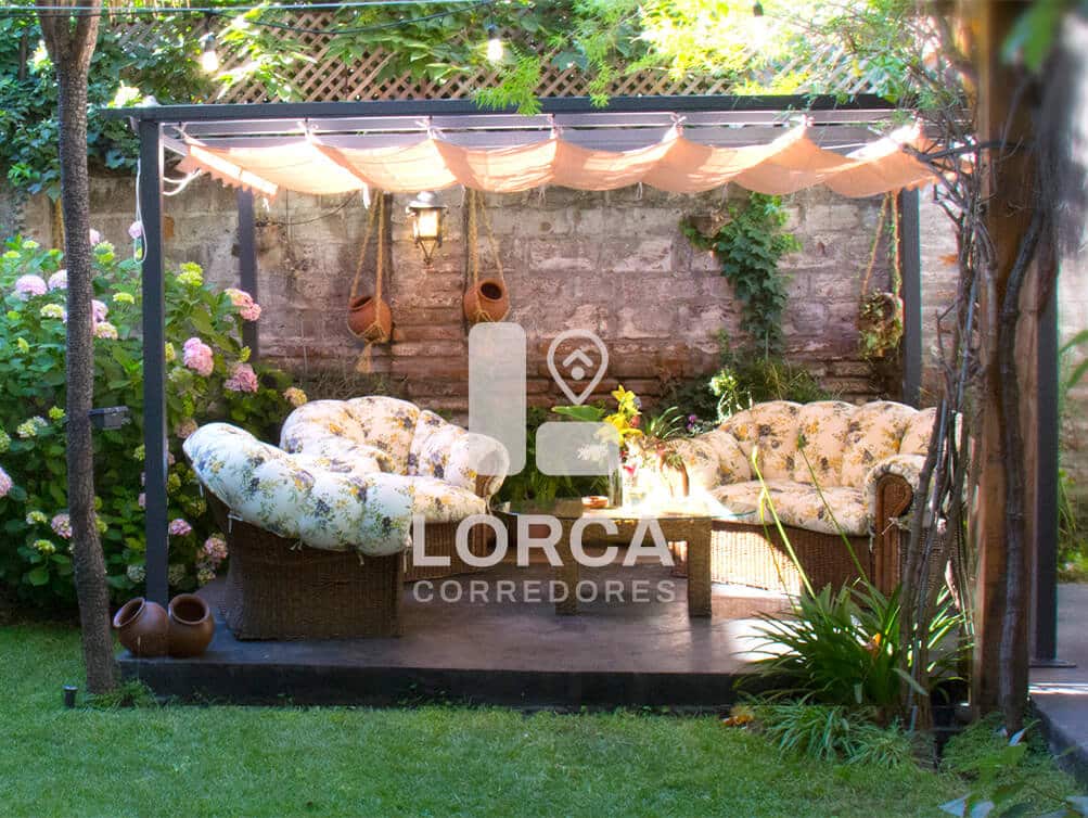 Casona Estilo Francés en Venta Barrio Italia, Providencia, Santiago — Ex Hotel Boutique, 5 Dormitorios en Suite + 7 Baños, 2 Pisos y Subterráneo, Cava de Vino, Jardín con Parrón, Normativa 4 Pisos, UF 16.500