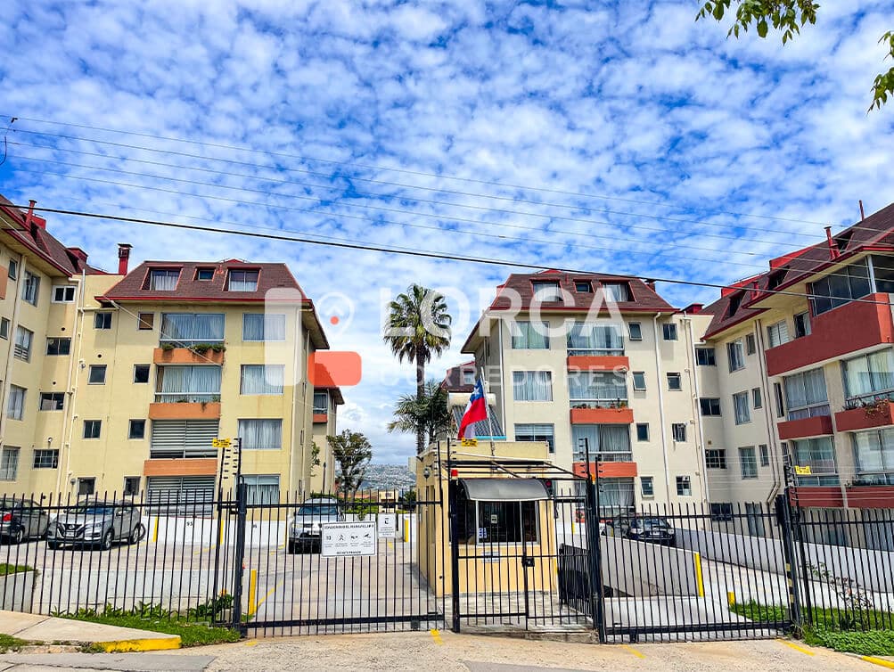 Departamento Dúplex en Arriendo Condominio Maravillar, 24 Norte, Viña del Mar | 3 Dormitorios, 2 Baños, 90 m² Útiles, Piso 4, con Estacionamiento, Gastos Comunes Incluidos,