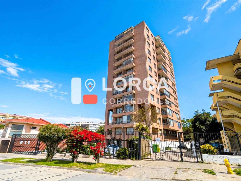 Departamento en Venta Edificio Plaza Recreo, Sector Recreo, Viña del Mar | 3 Dormitorios, 2 Baños, 82 m² Totales con Terraza de 8 m², Piso 5, con Estacionamiento y Bodega, Edificio con Gimnasio y Quincho, UF 4.200