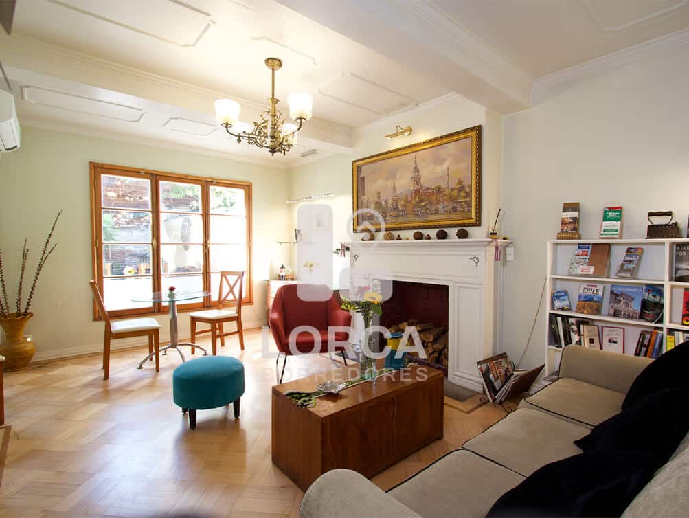 Casona Estilo Francés en Venta Barrio Italia, Providencia, Santiago — Ex Hotel Boutique, 5 Dormitorios en Suite + 7 Baños, 2 Pisos y Subterráneo, Cava de Vino, Jardín con Parrón, Normativa 4 Pisos, UF 16.500