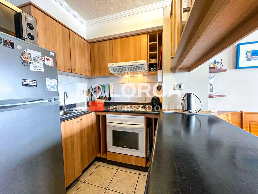 Departamento en Venta Sector Las Perlas, Reñaca, Viña del Mar | 2 Dormitorios, 1 Baño, 70 m² Totales con Terraza de 6 m², Piso 5, Vista al Mar hacia Cochoa, con Estacionamiento, Edificio con Piscina Temperada, Gimnasio y Quincho, UF 3.500