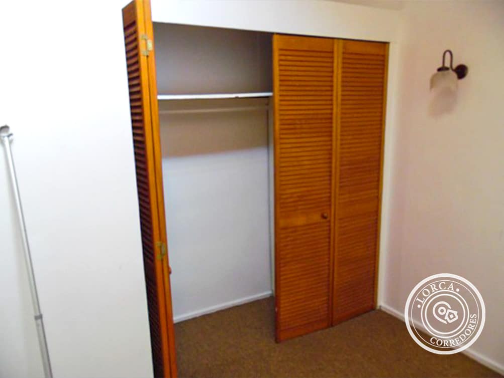 Casa en Venta Sector Teniente Serrano, Los Pinos, Quilpué | 3 Dormitorios (2 en Suite), 3 Baños, 118 m² Construidos sobre 500 m² de Terreno, 4 Estacionamientos, Gran Patio con Quincho y Riego Automático, UF 4.139